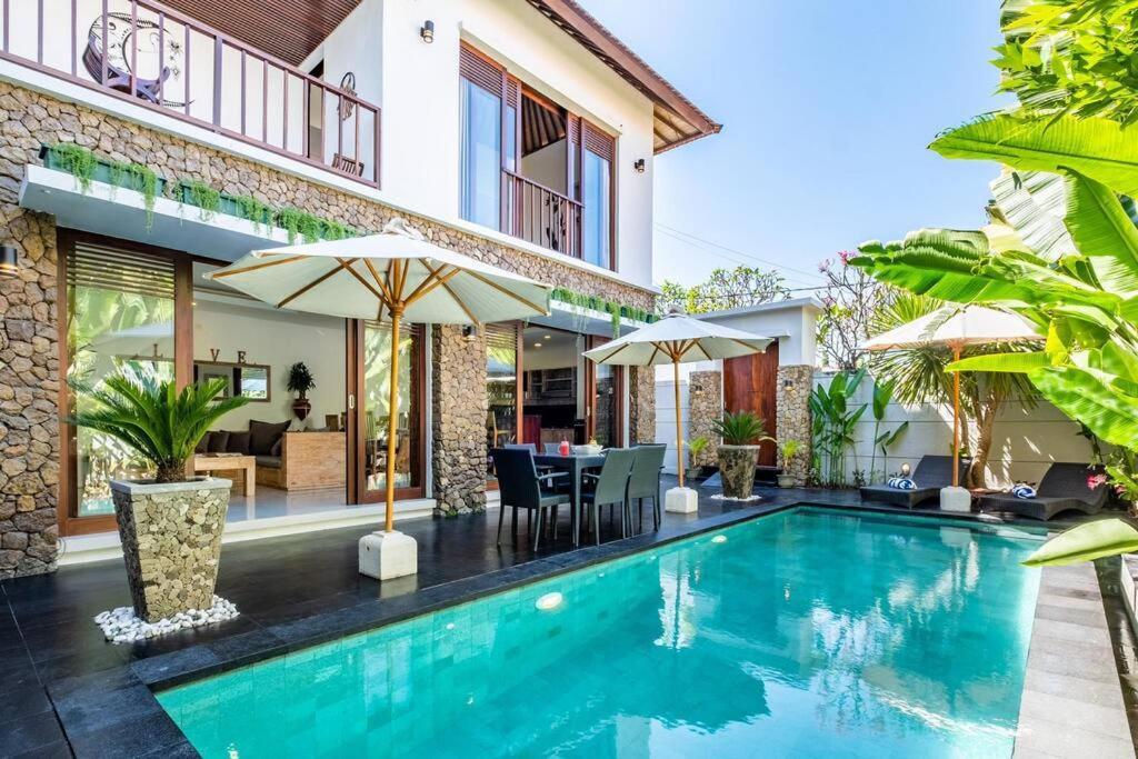 Villa 50% Off Cinta Villa, A Luxury In